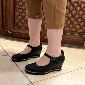 EARTH brand black Mary Jane wedge heels
